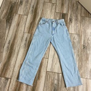 WOMEN'S WRANGLER® COWBOY CUT® SLIM FIT JEAN IN BLEACH cropped